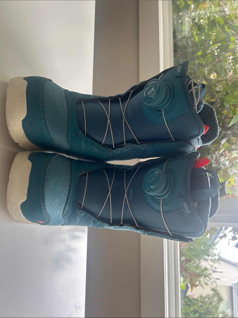 Burton Teal Women’s Snowboarding Boots with BOA Dial